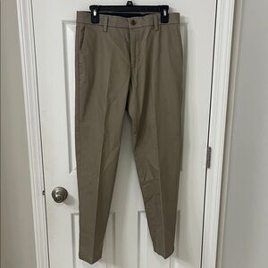 Dockers Men's Khaki Chinos